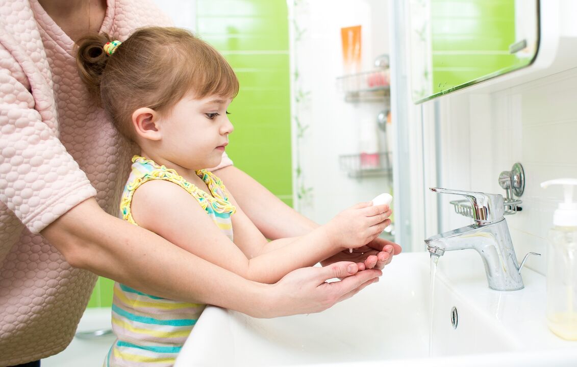 lavarse las manos con jabón para prevenir infecciones con parásitos