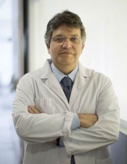 Médico Parasitólogo Andri Santeugini Artusa